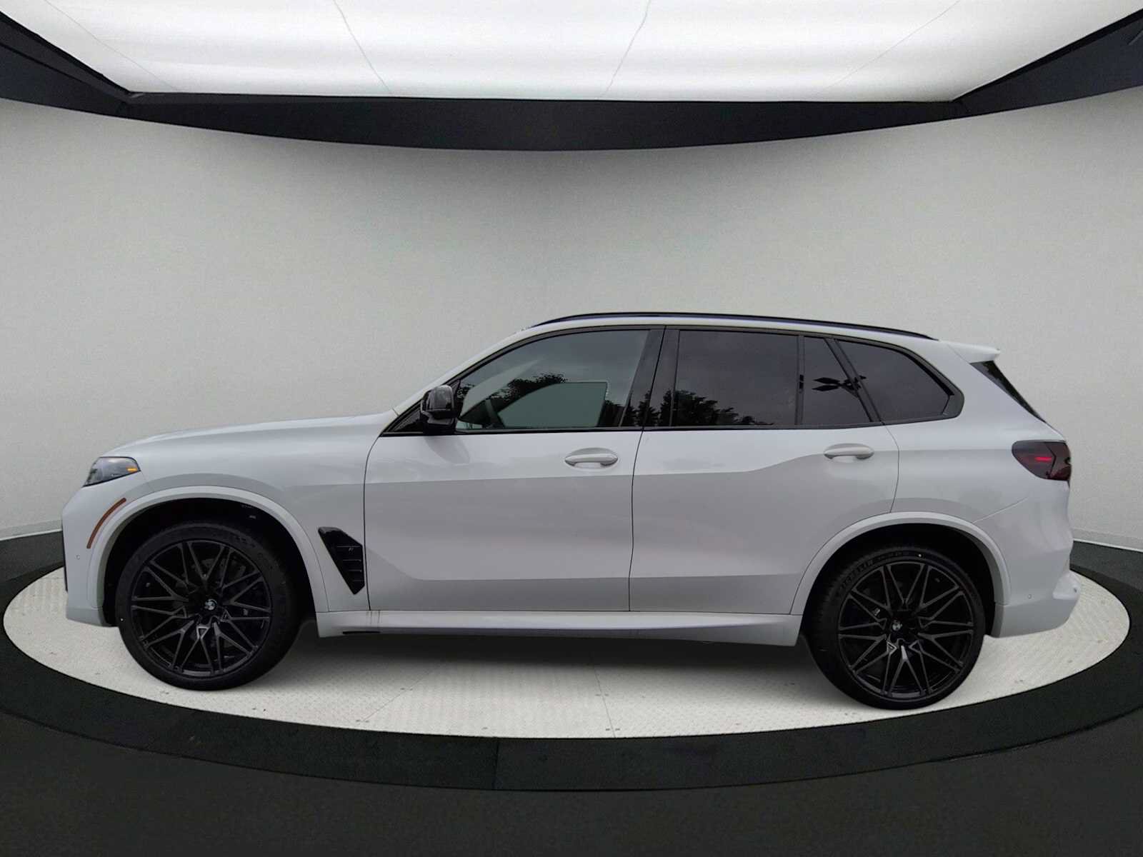 New 2026 BMW X5 M Competition w/ Executive Package AWD/4WD image 5