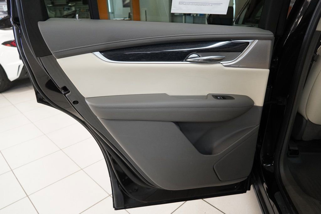 Used 2023 Cadillac XT6 Premium Luxury image 26