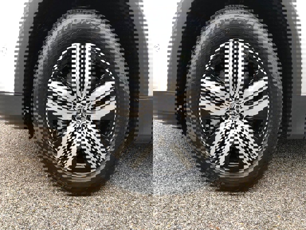 New 2023 Mercedes-Benz EQB 300 4MATIC image 9