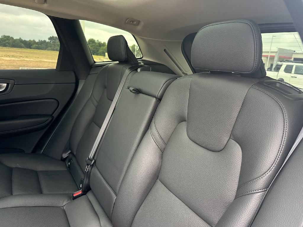 Used 2025 Volvo XC60 B5 Plus AWD/4WD image 20