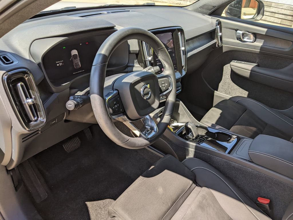 Certified 2023 Volvo C40 P8 Recharge Plus image 8