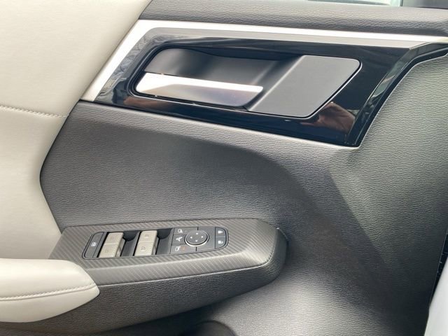 New 2025 Mitsubishi Outlander SE image 19