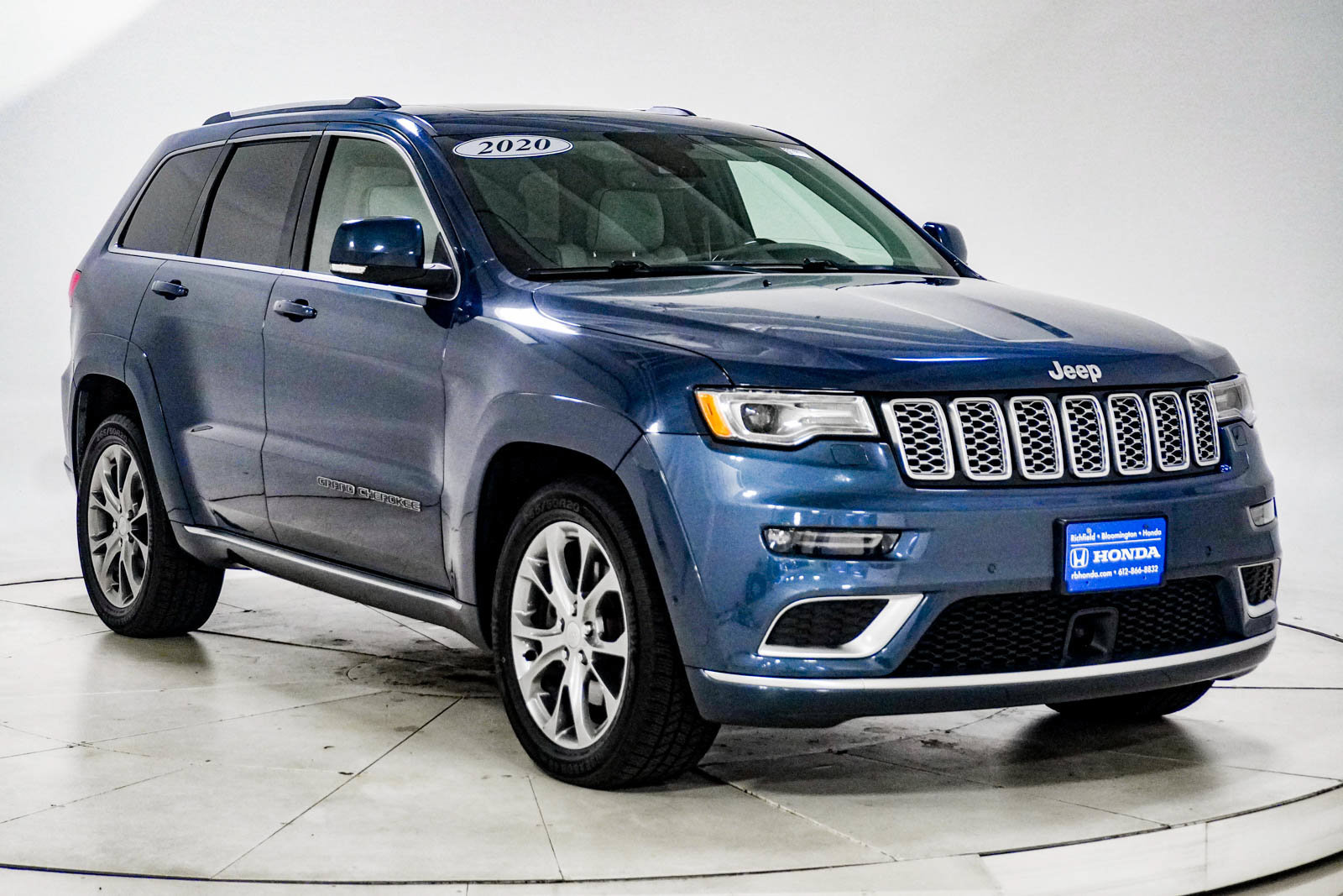 Used 2020 Jeep Grand Cherokee Summit AWD/4WD image 13
