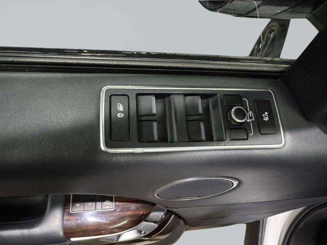 Used 2015 Land Rover Range Rover Supercharged image 14