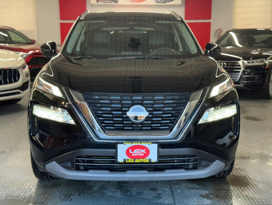 Used 2023 Nissan Rogue SV w/ SV Premium Package image 3
