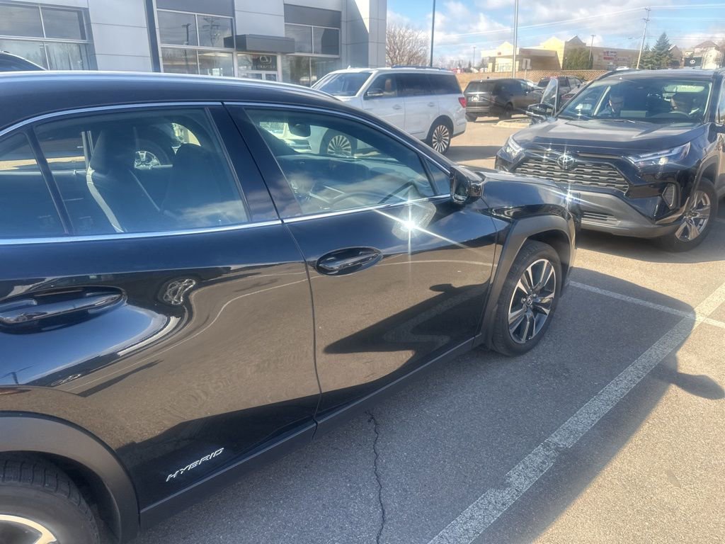 Used 2021 Lexus UX 250h w/ Premium Package image 14