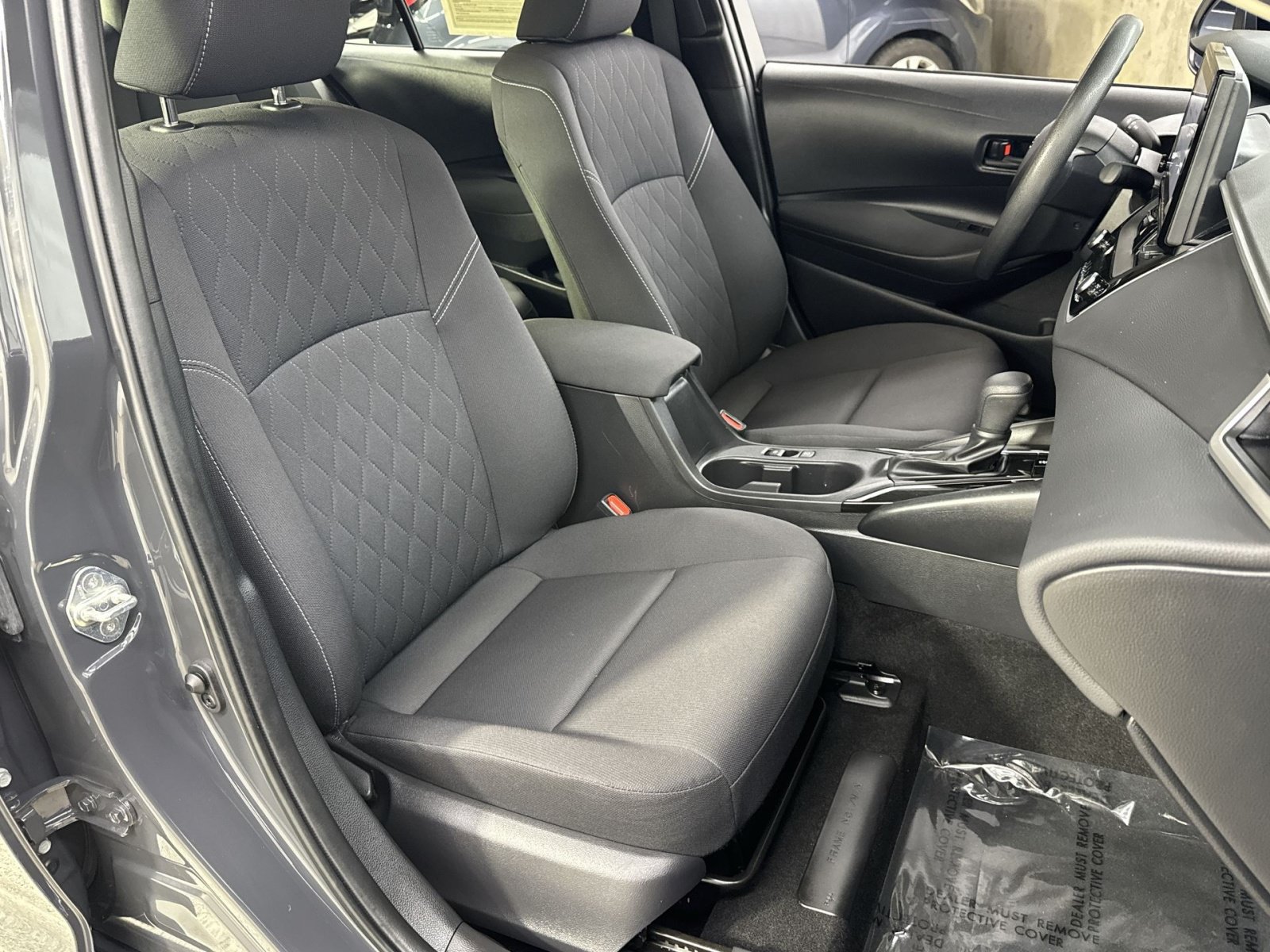 Used 2023 Toyota Corolla LE w/ Carpet Mat Package (TMS) FWD image 39