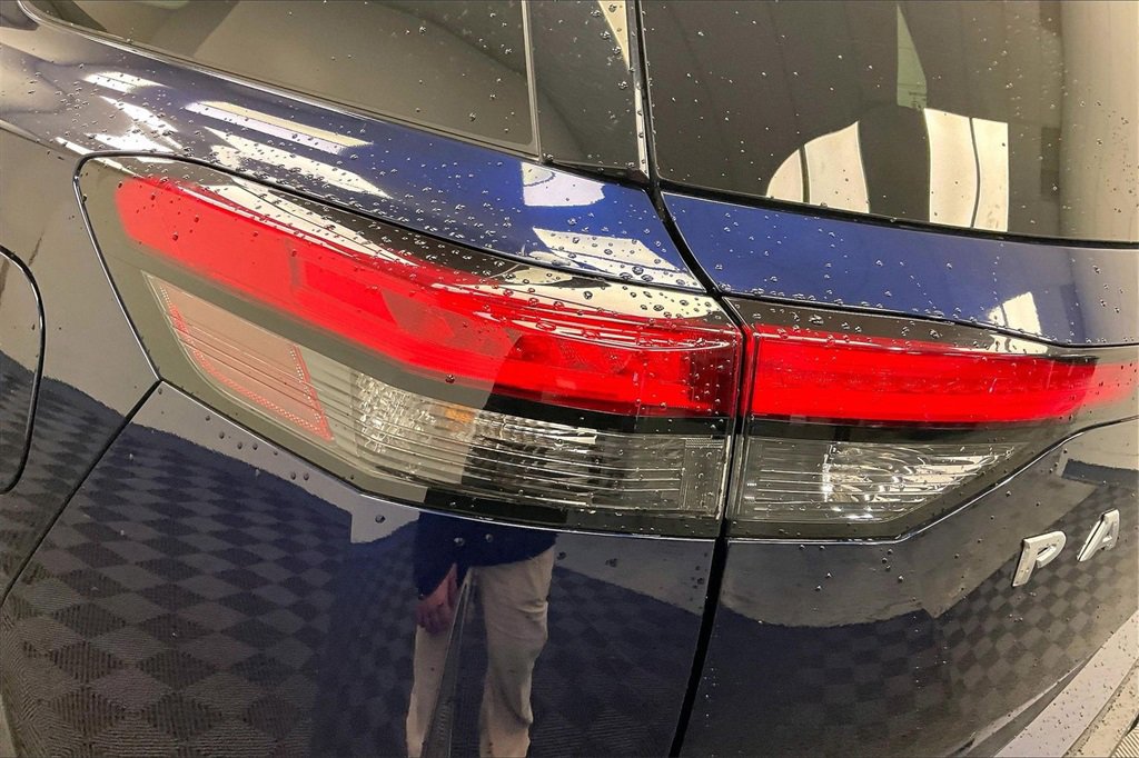 Certified 2024 Nissan Pathfinder SV image 22