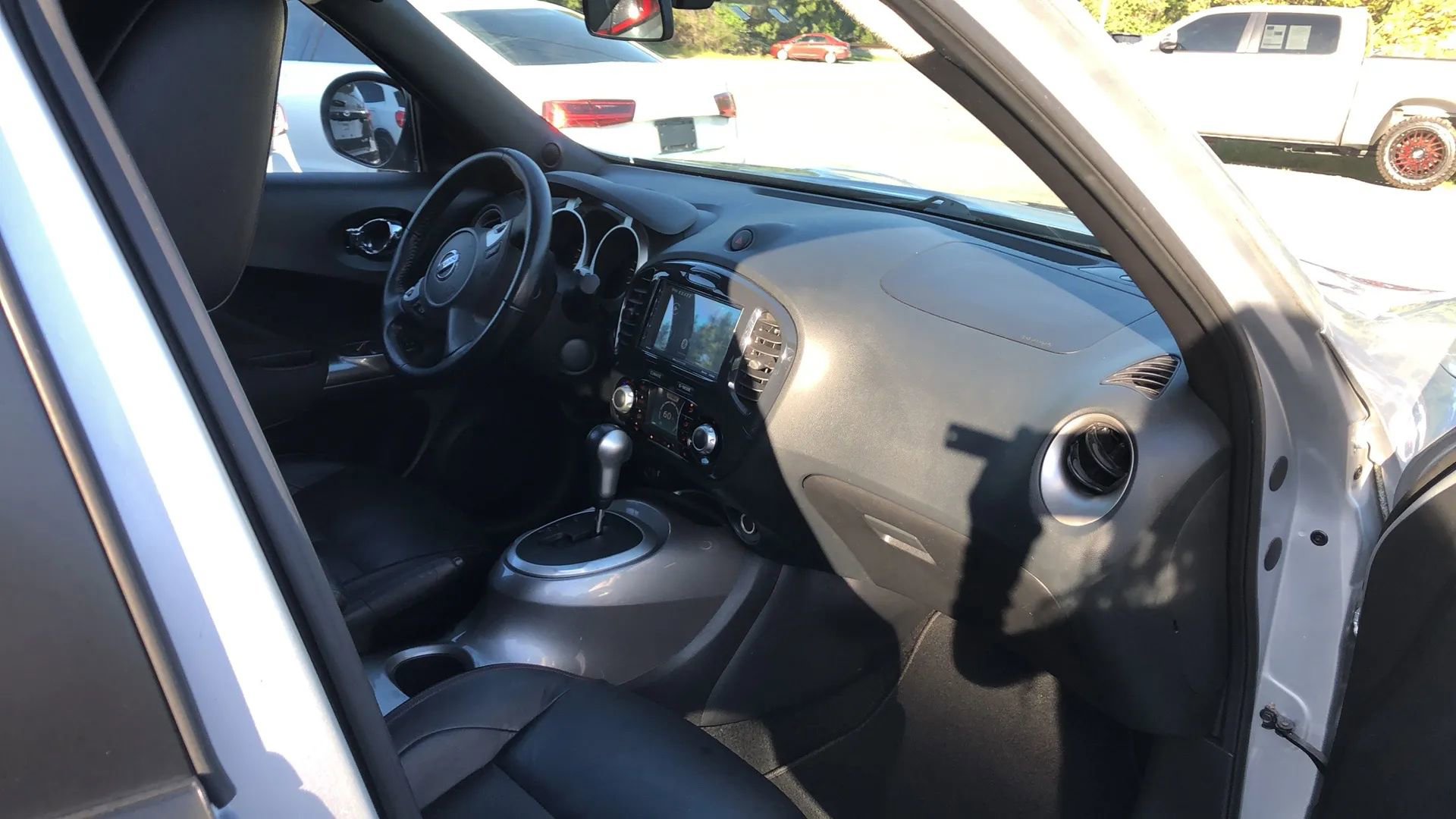 Used 2011 Nissan Juke SL image 35