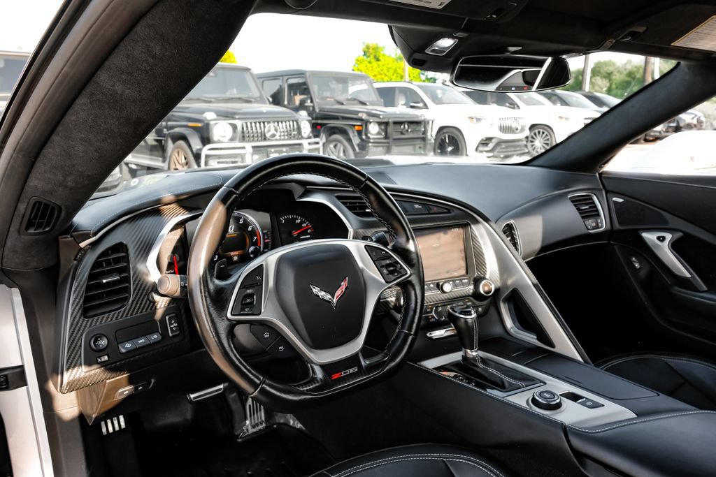 Used 2018 Chevrolet Corvette Z06 RWD image 14