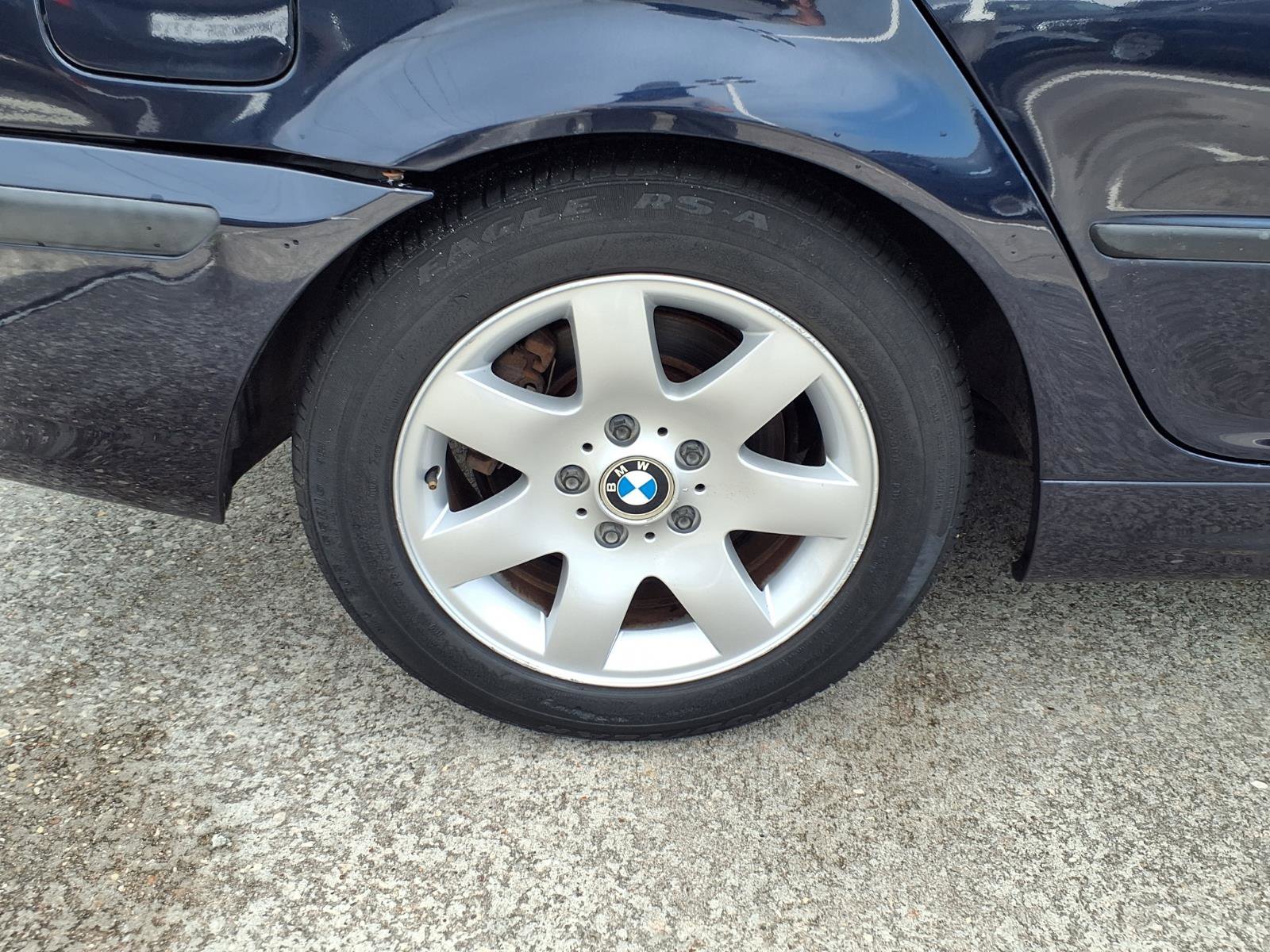 Used 2003 BMW 325i Sedan image 25