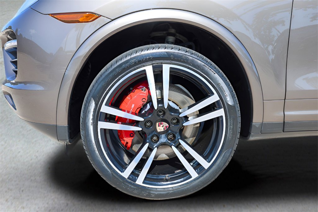 Used 2014 Porsche Cayenne Turbo S image 41