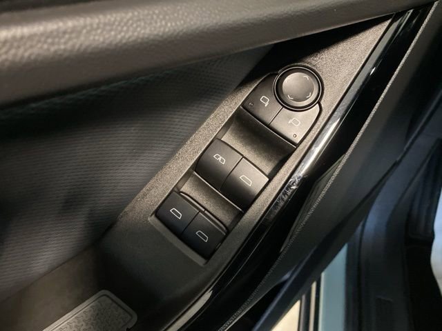 Used 2025 Chevrolet Equinox LT w/ Safety and Technology Package image 10