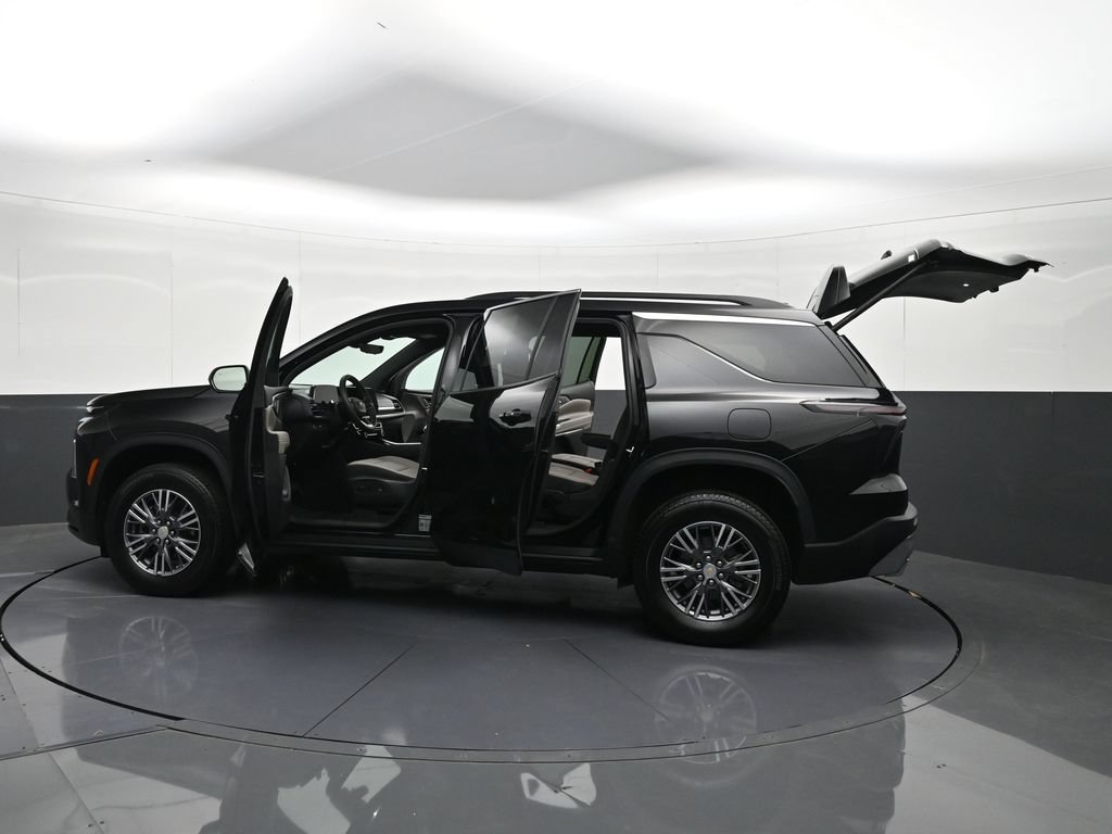 Certified 2026 Chevrolet Traverse LT w/ Driver Confidence Package FWD image 43