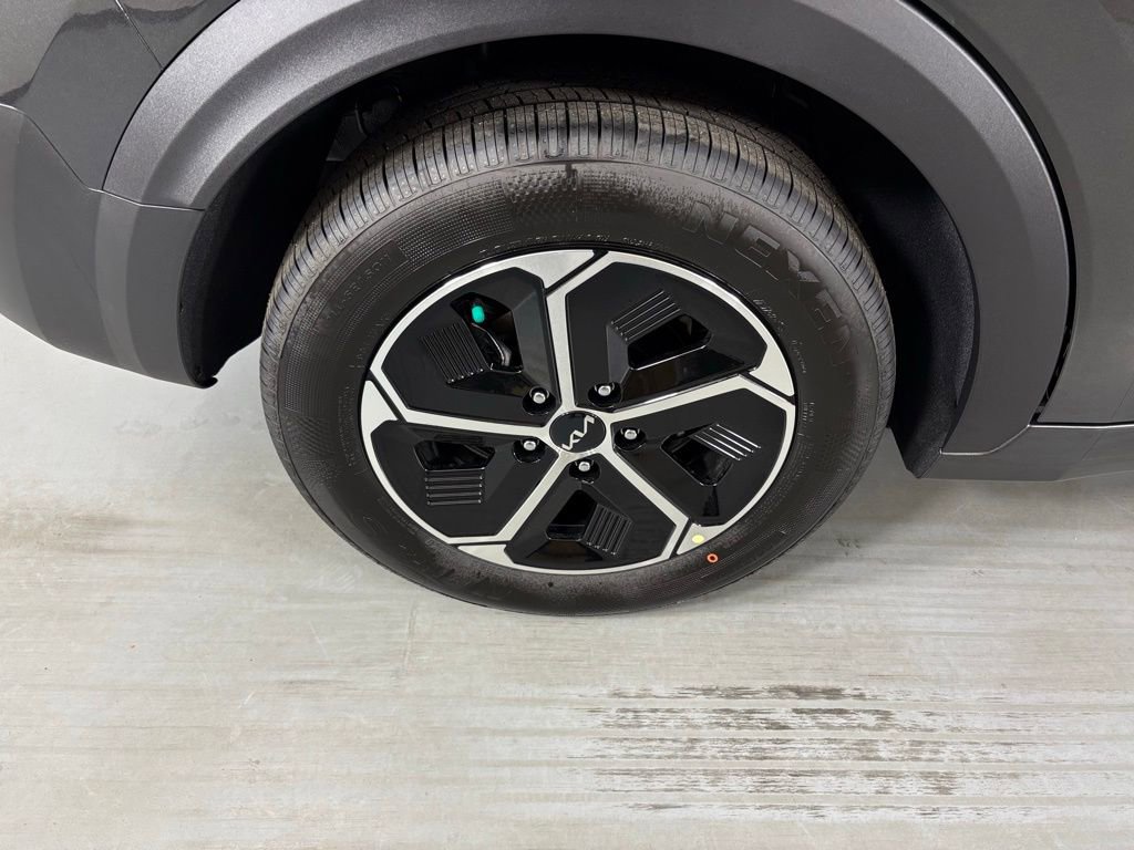New 2026 Kia Niro LX image 11
