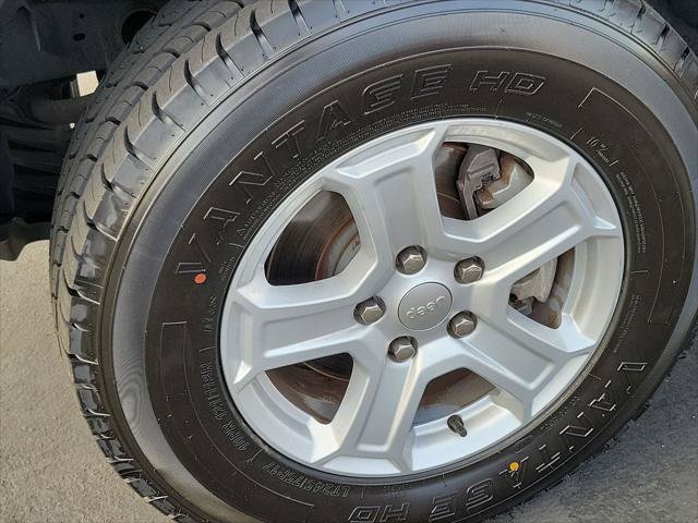 Certified 2022 Jeep Wrangler Unlimited Sport AWD/4WD image 5