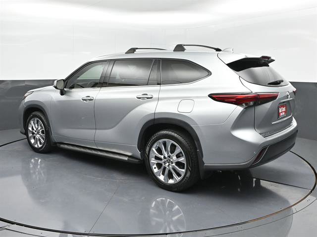 Used 2021 Toyota Highlander Limited FWD image 26