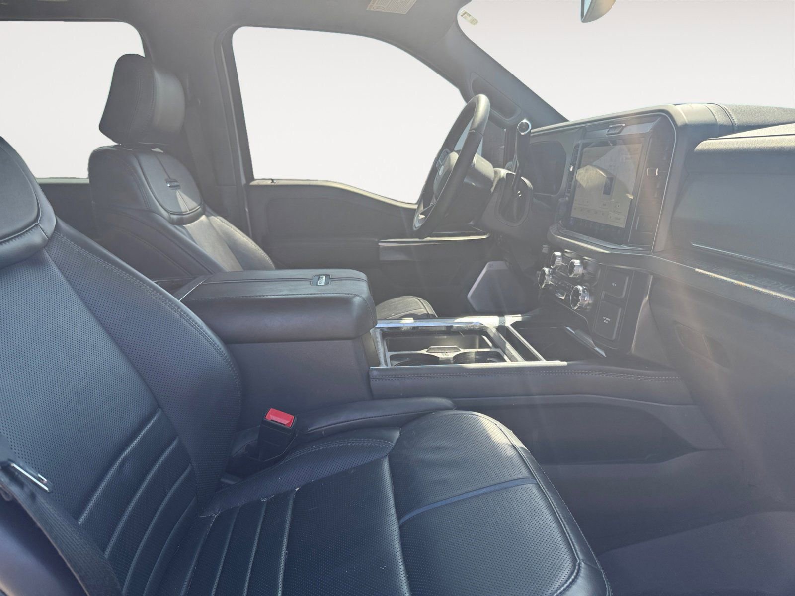 Used 2025 Ford F250 Platinum w/ Tremor Off-Road Package image 15