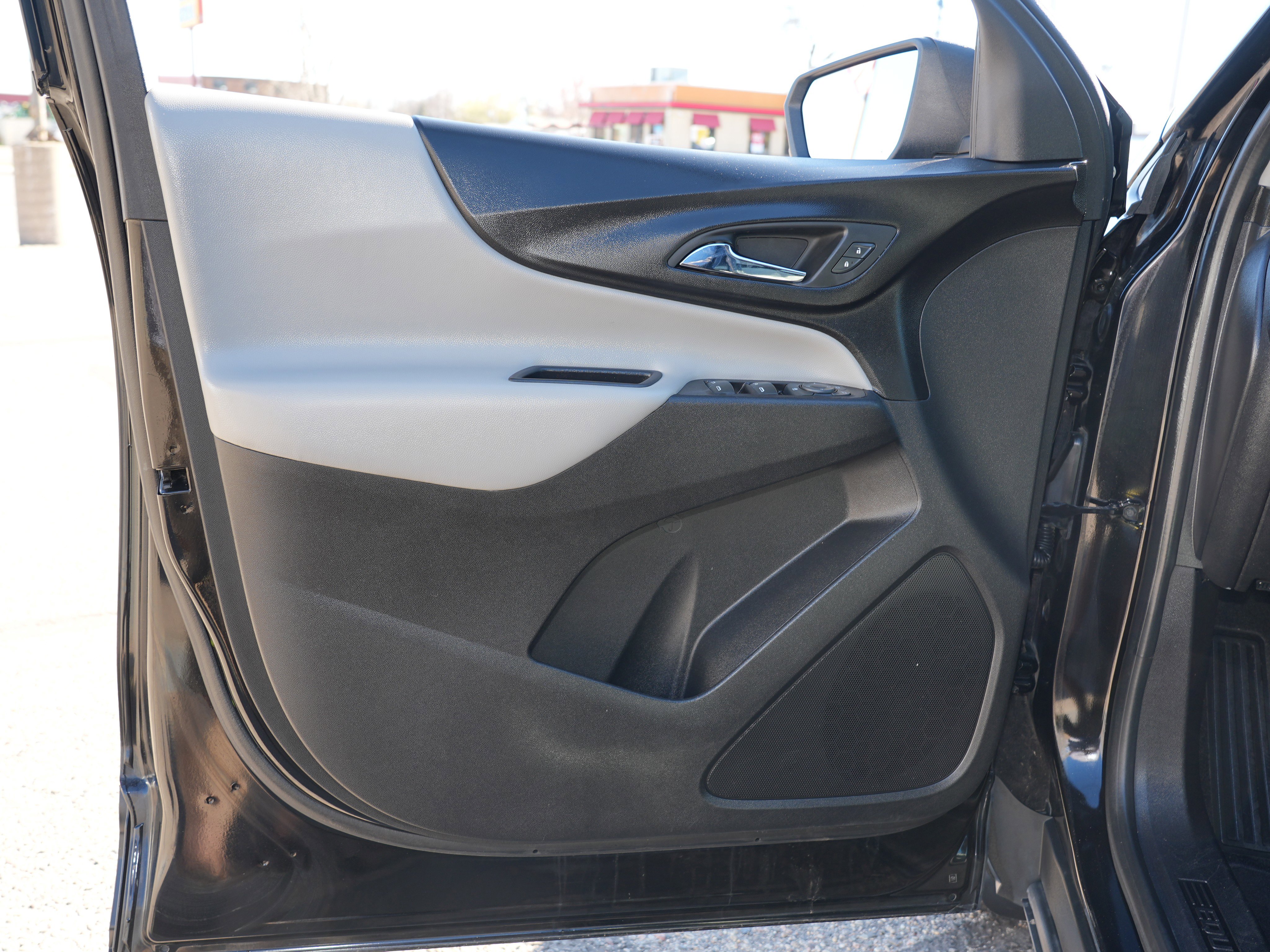 Used 2019 Chevrolet Equinox LS AWD/4WD image 16