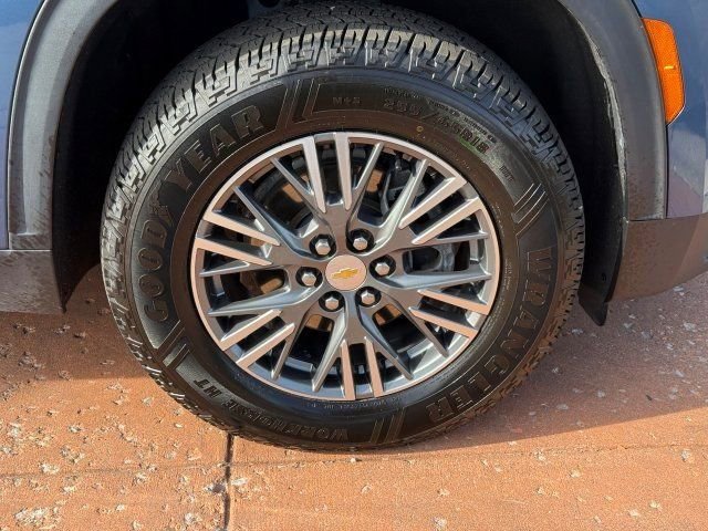 Used 2024 Chevrolet Traverse LS image 8