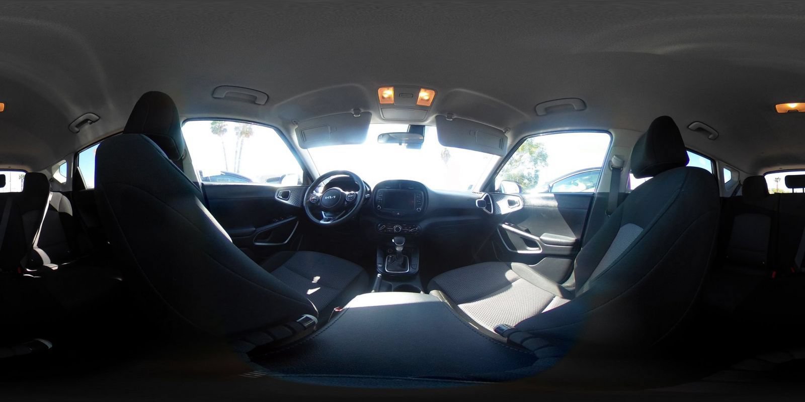 Used 2025 Kia Soul LX w/ LX Technology Package FWD image 40