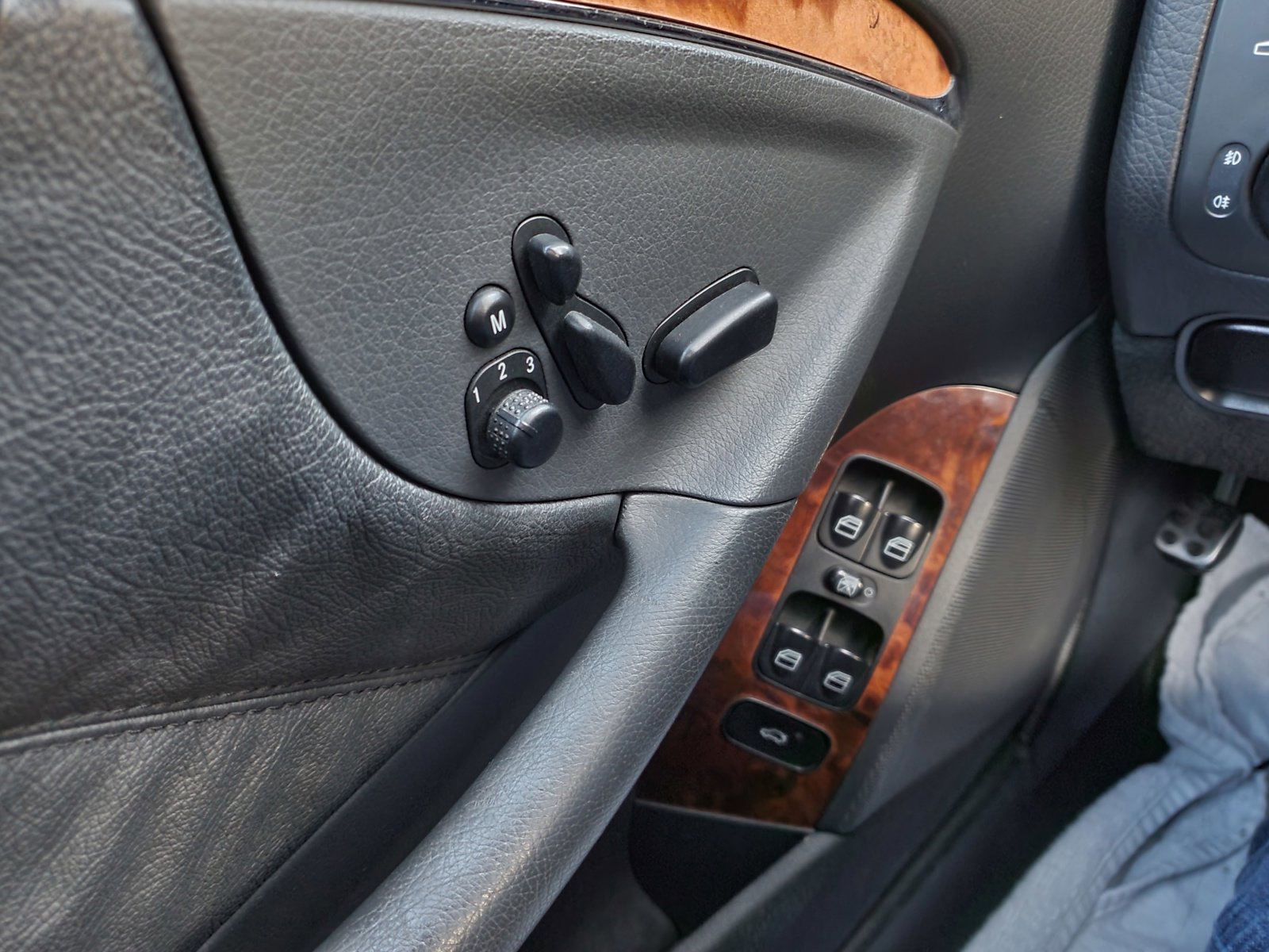 Used 2004 Mercedes-Benz CLK 500 CLK 500 COUPE 2D image 14