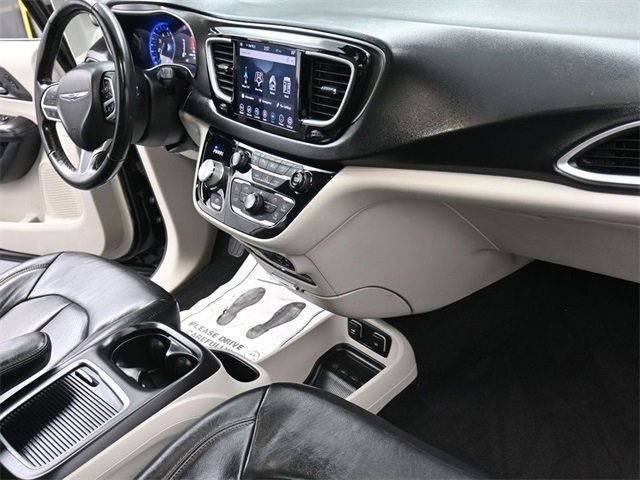 Used 2020 Chrysler Pacifica Touring-L Plus w/ Advanced Safetytec Group image 29