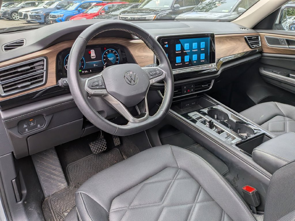 Used 2024 Volkswagen Atlas SE FWD image 11