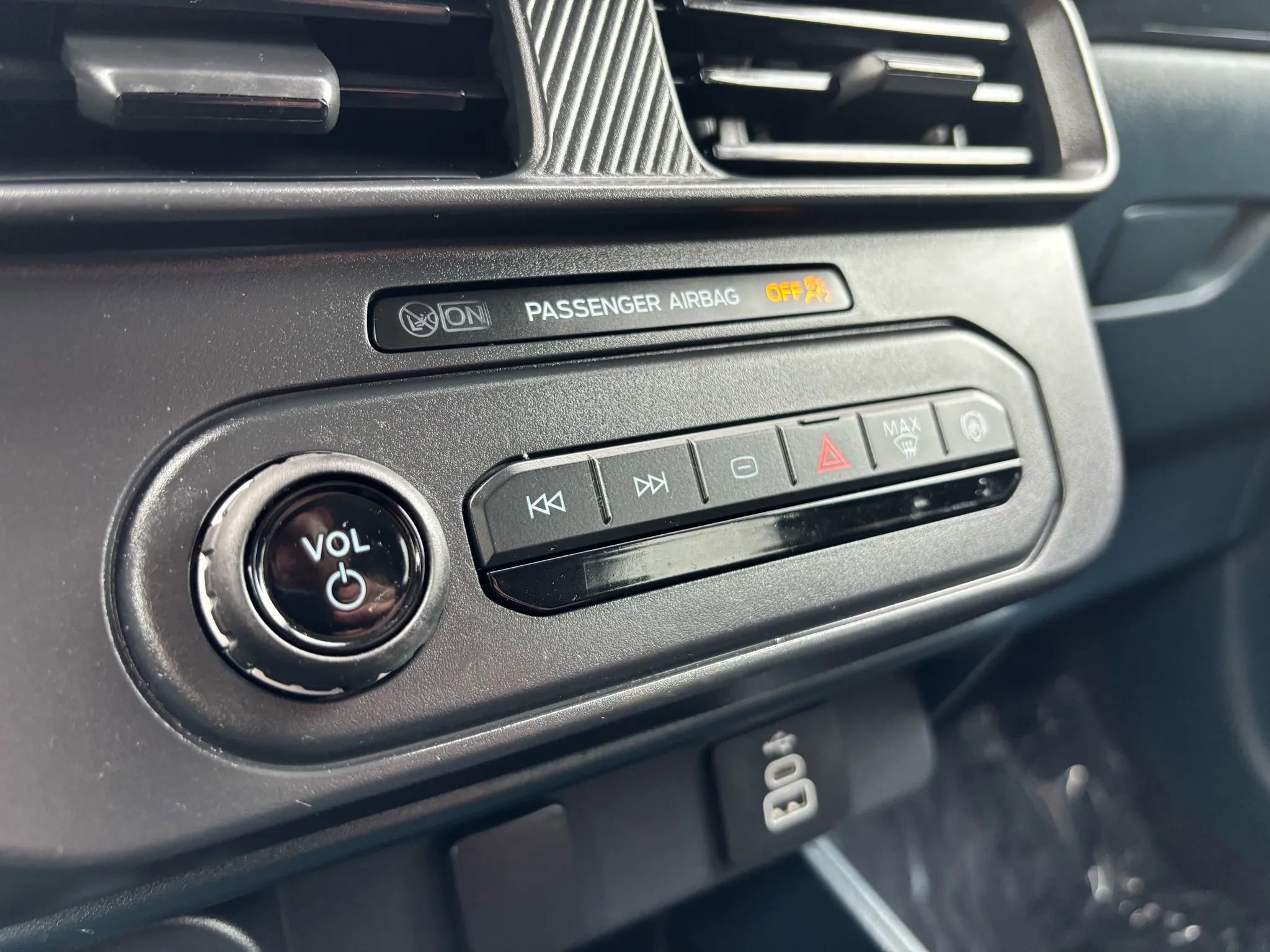 Used 2025 Ford Maverick XLT w/ XLT Luxury Package image 38