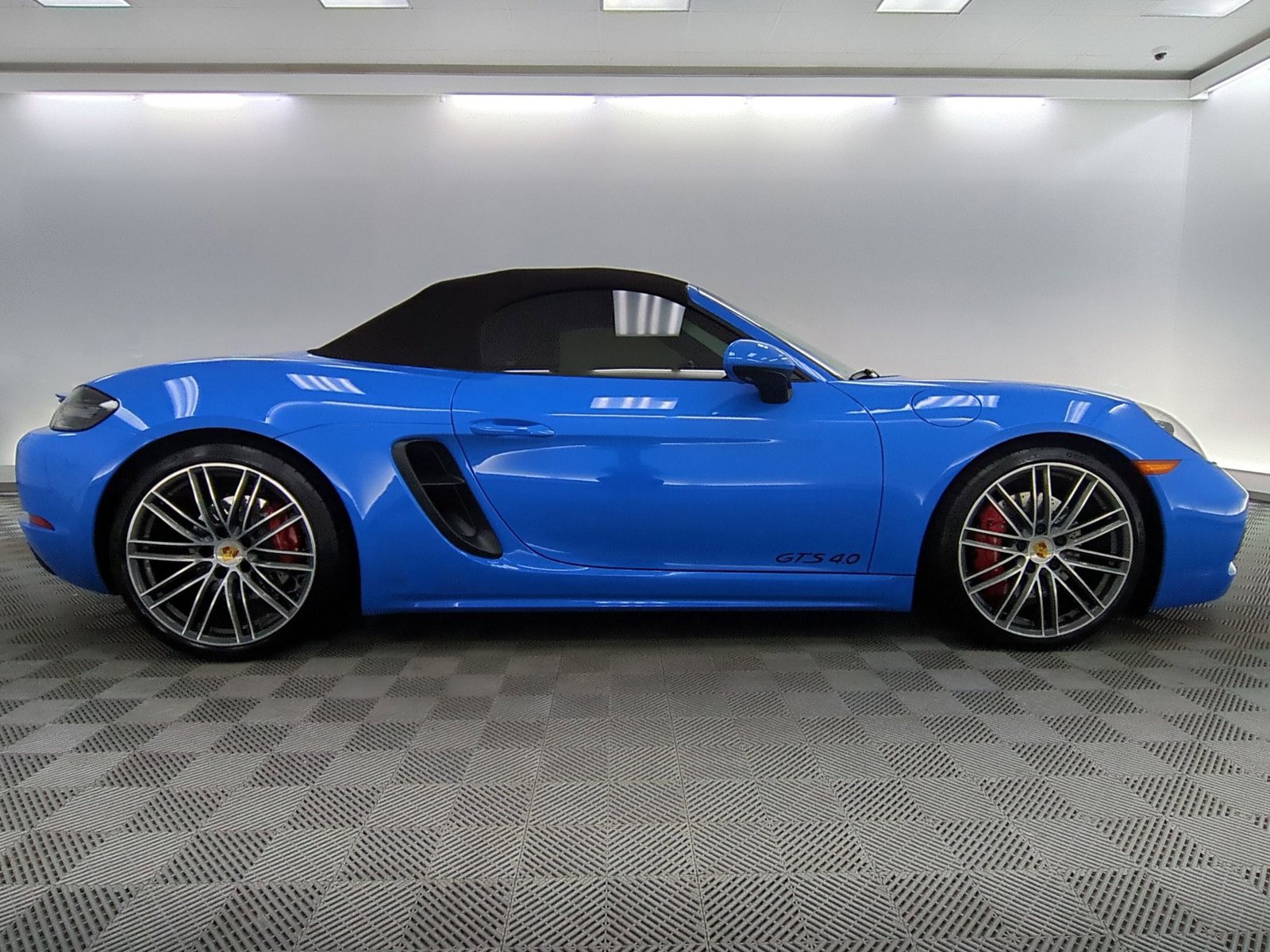 Certified 2024 Porsche 718 Boxster GTS RWD image 8