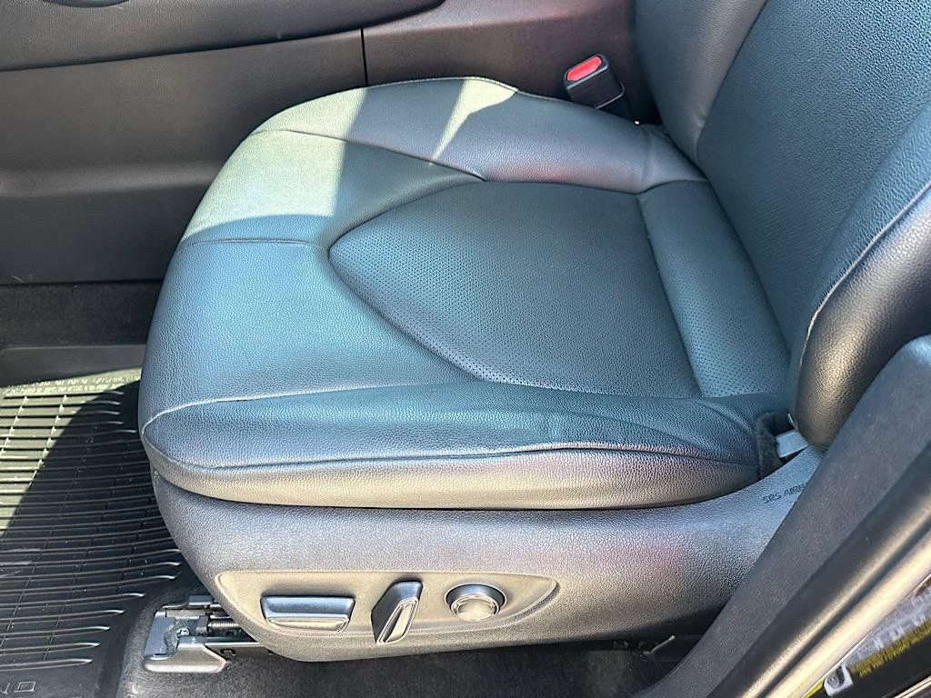 Used 2024 Toyota Grand Highlander AWD image 11