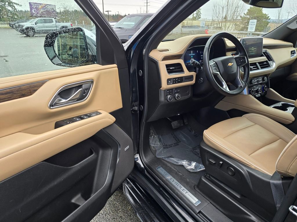 Used 2024 Chevrolet Suburban Premier AWD/4WD image 21
