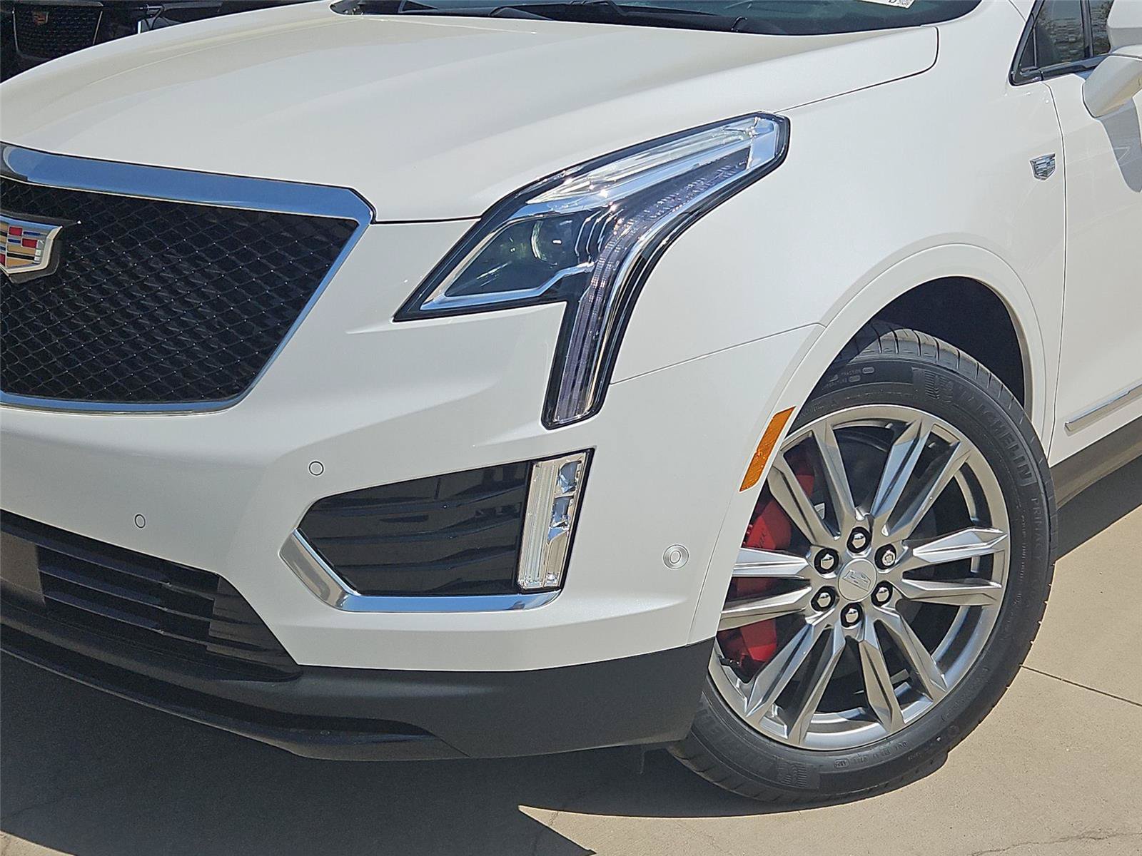 New 2026 Cadillac XT5 Sportv w/ LPO, Floor Liner Package AWD/4WD image 7