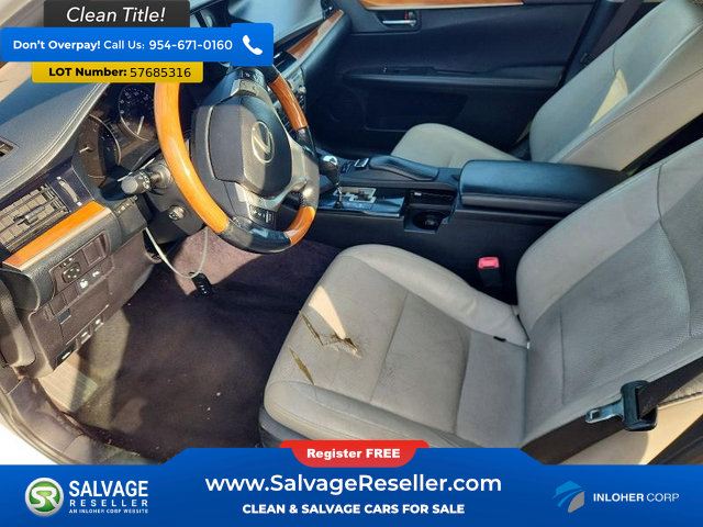 Used 2014 Lexus ES 300h w/ Luxury Package w/Bamboo Trim FWD image 9