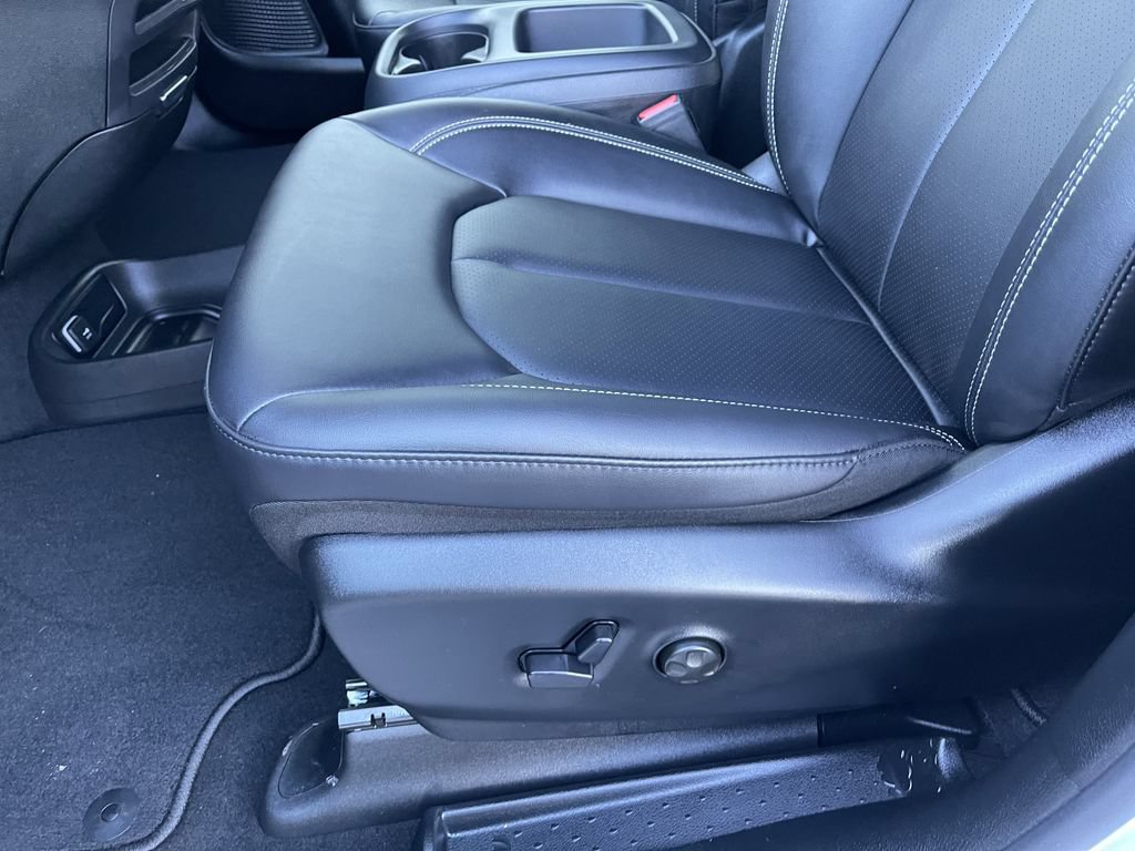 New 2026 Chrysler Voyager LX FWD image 14