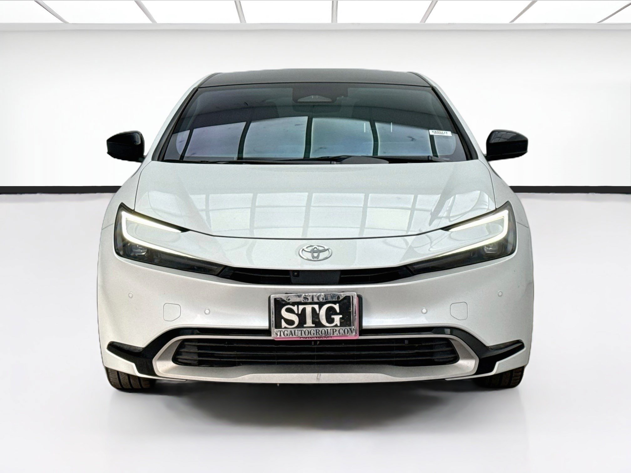 Used 2024 Toyota Prius Prime Premium w/ Advanced Technology Package FWD image 2