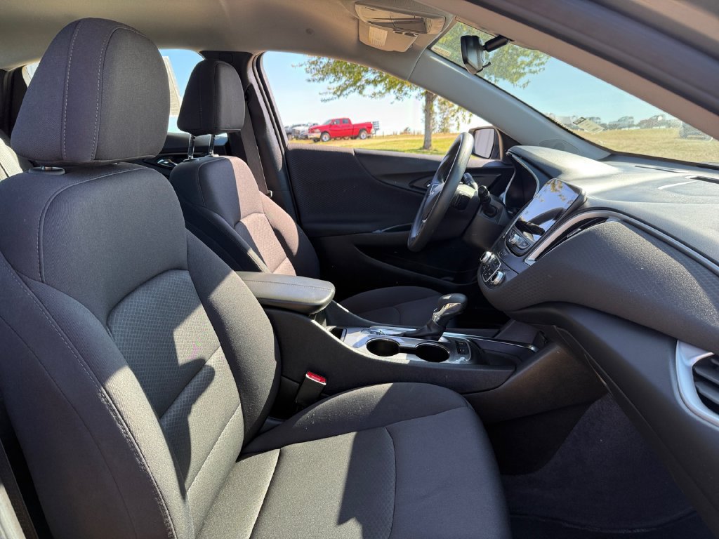 Used 2024 Chevrolet Malibu LT FWD image 40