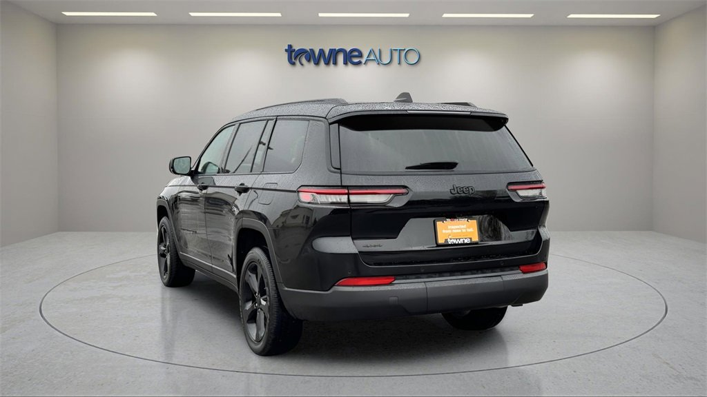 Used 2025 Jeep Grand Cherokee L Altitude image 3