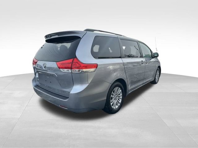 Used 2012 Toyota Sienna XLE image 20