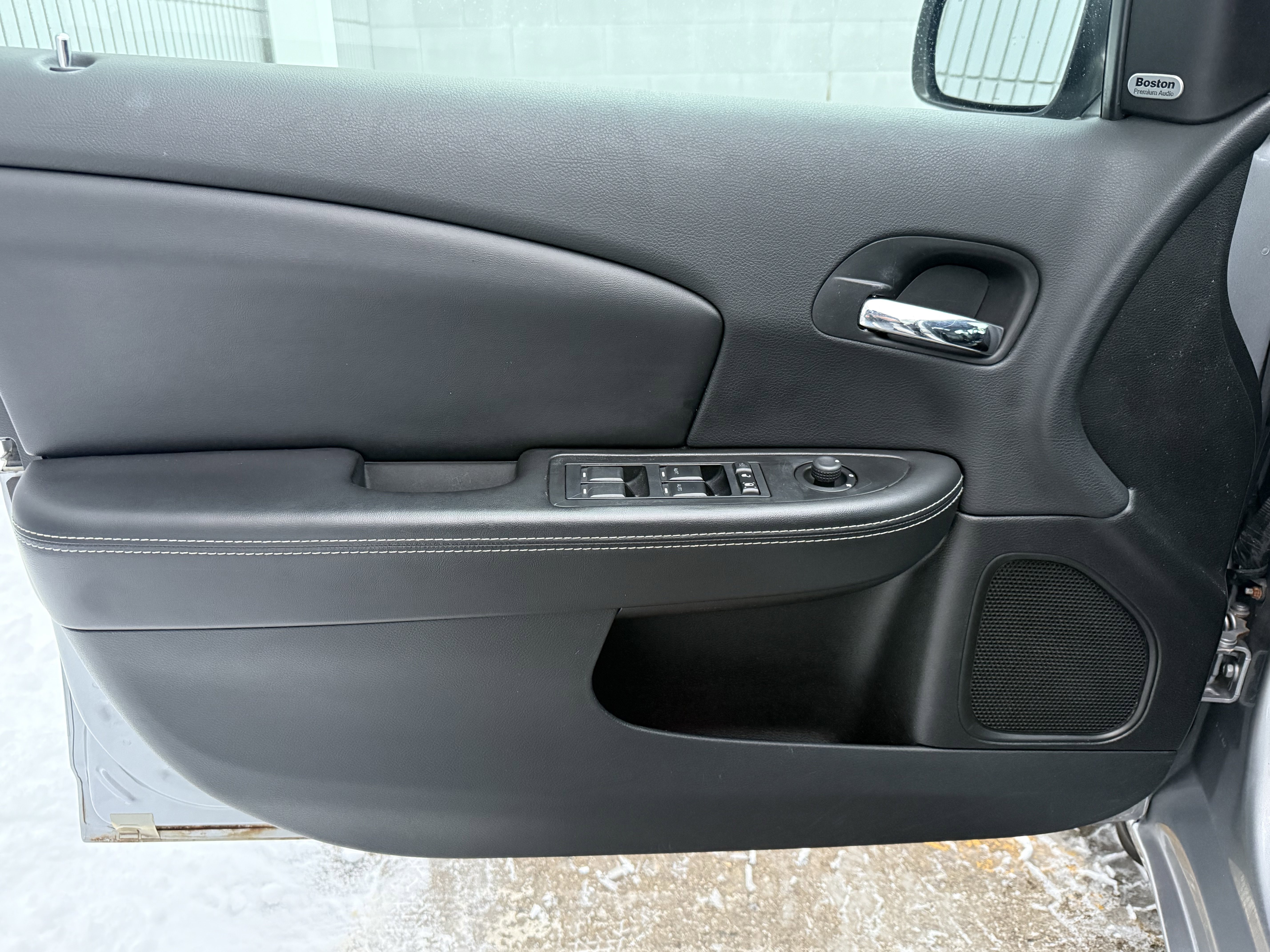 Used 2014 Chrysler 200 Limited image 10