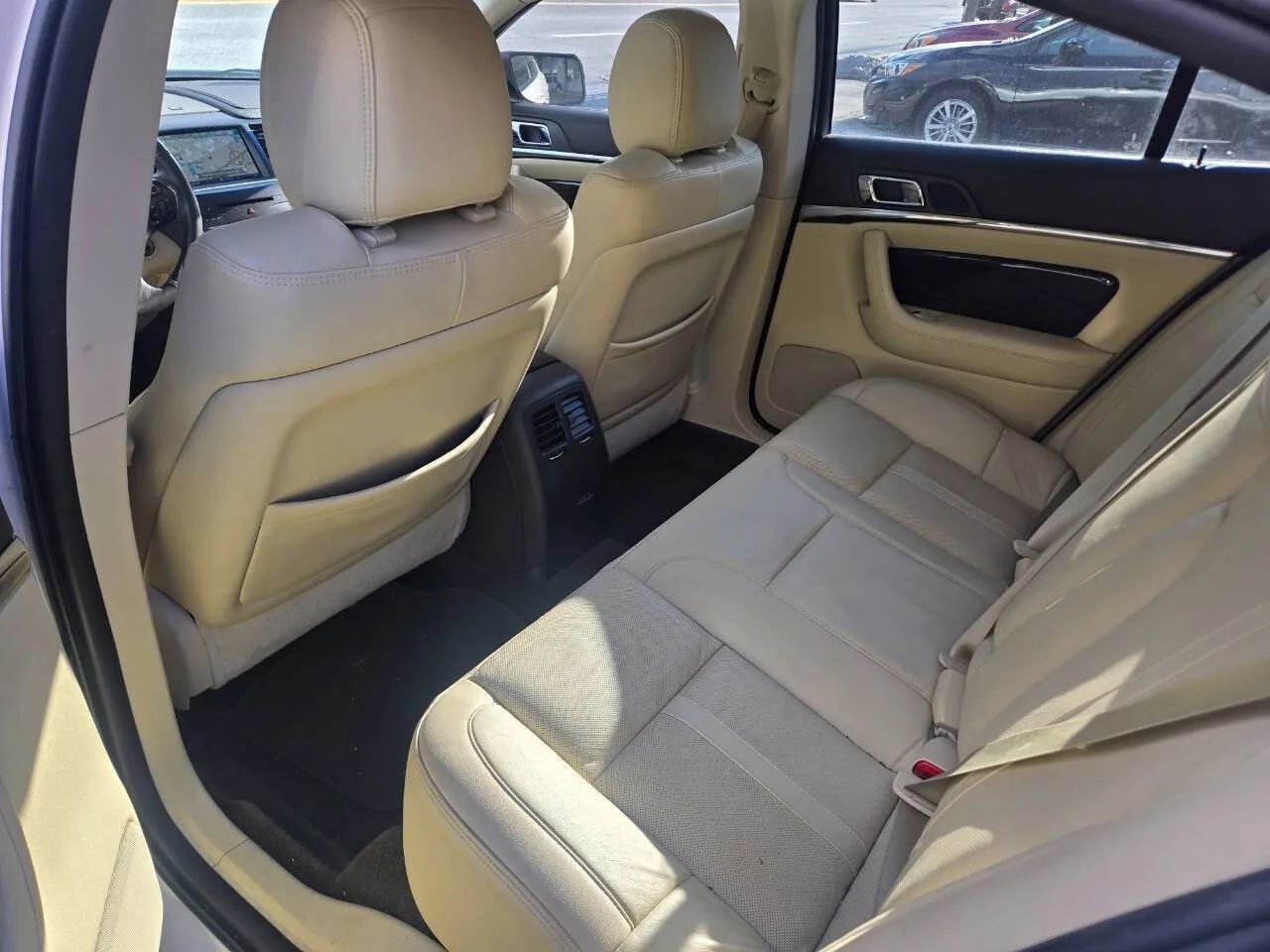 Used 2014 Lincoln MKS AWD w/ Equipment Group 101A image 6