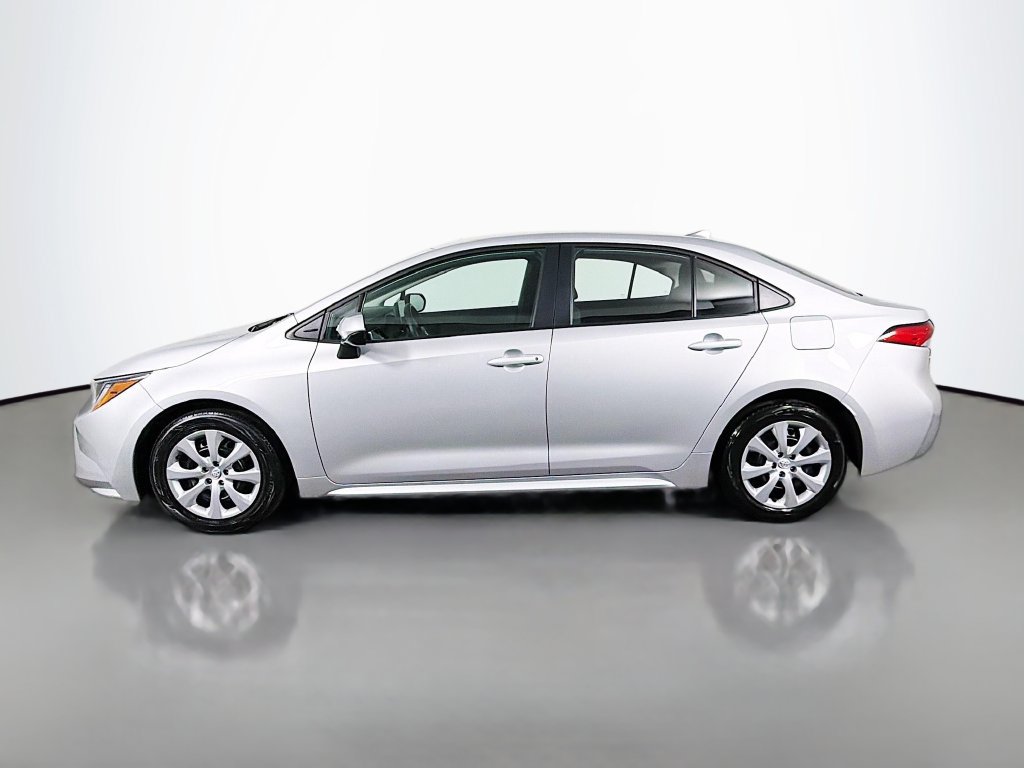 Used 2024 Toyota Corolla LE FWD image 4
