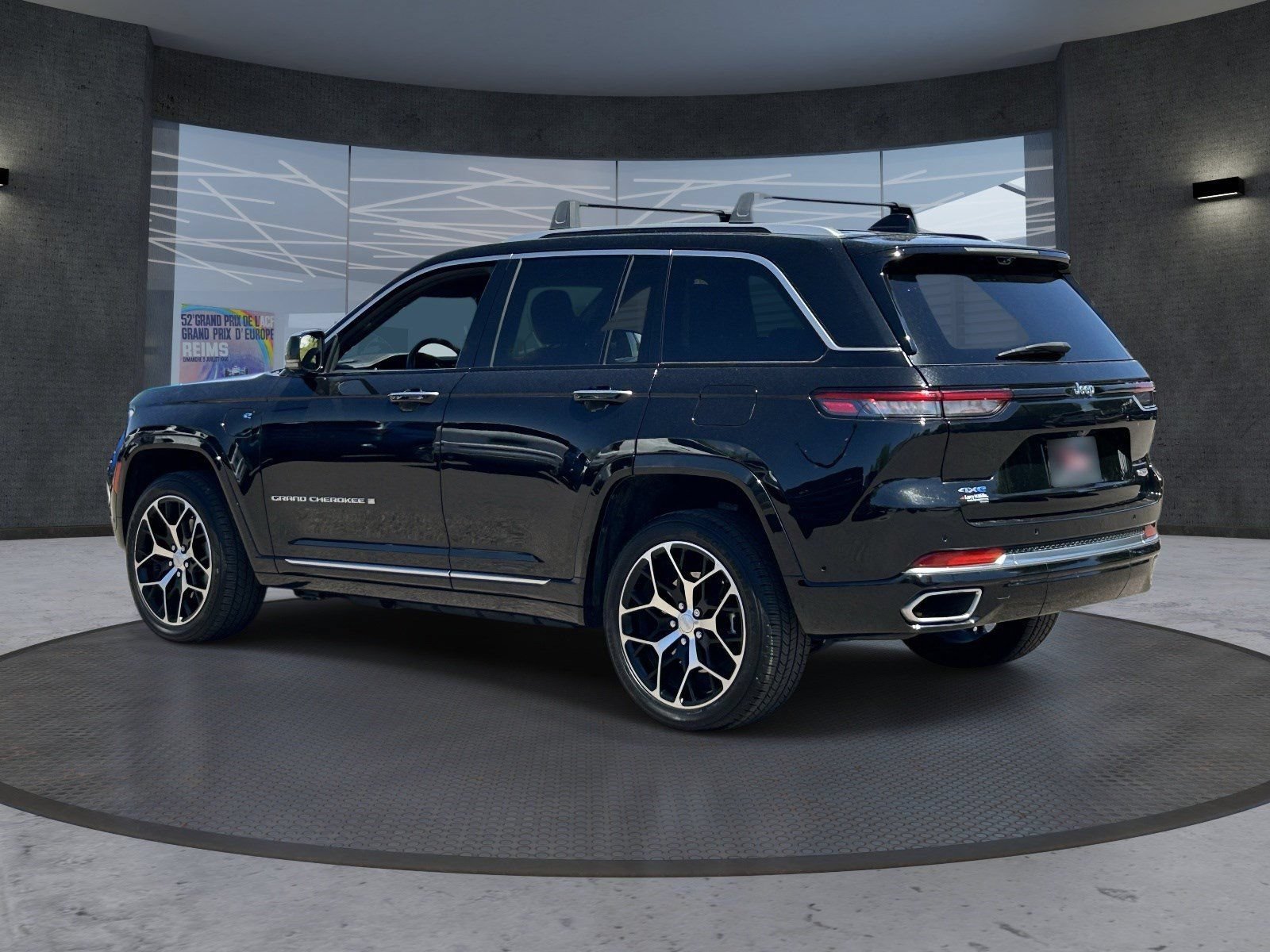 Used 2022 Jeep Grand Cherokee Summit AWD/4WD image 4