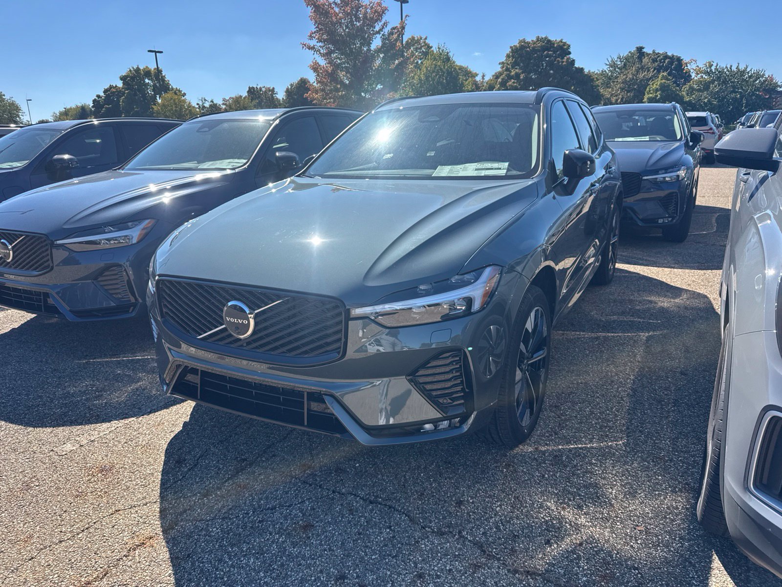 New 2027 Volvo XC60 B5 Plus AWD/4WD image 1