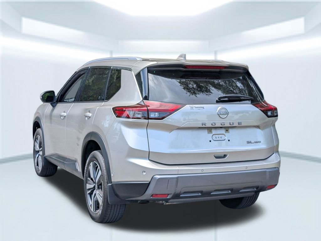 Used 2024 Nissan Rogue SL AWD/4WD image 4