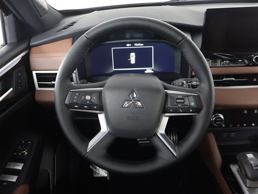 New 2025 Mitsubishi Outlander SEL image 46