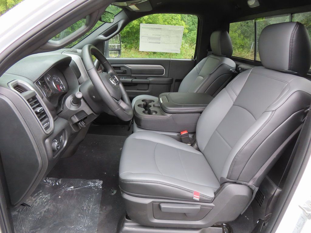 New 2026 RAM 3500 Tradesman AWD/4WD image 24