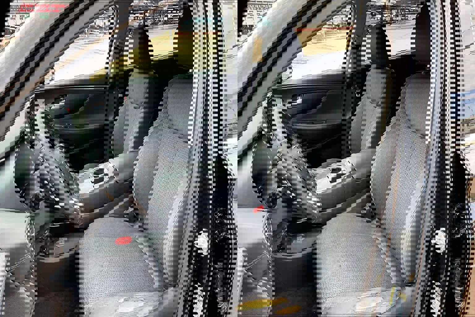 Used 2021 Hyundai Santa Fe SEL w/ Convenience Package image 6