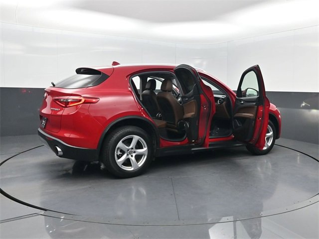 Used 2020 Alfa Romeo Stelvio image 39