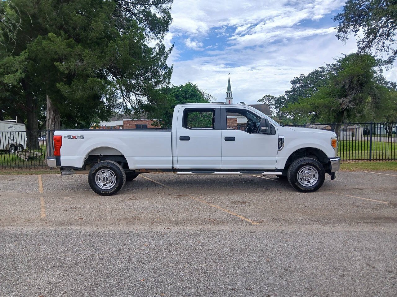 Used 2017 Ford F250 XL w/ Power Equipment Group AWD/4WD image 7